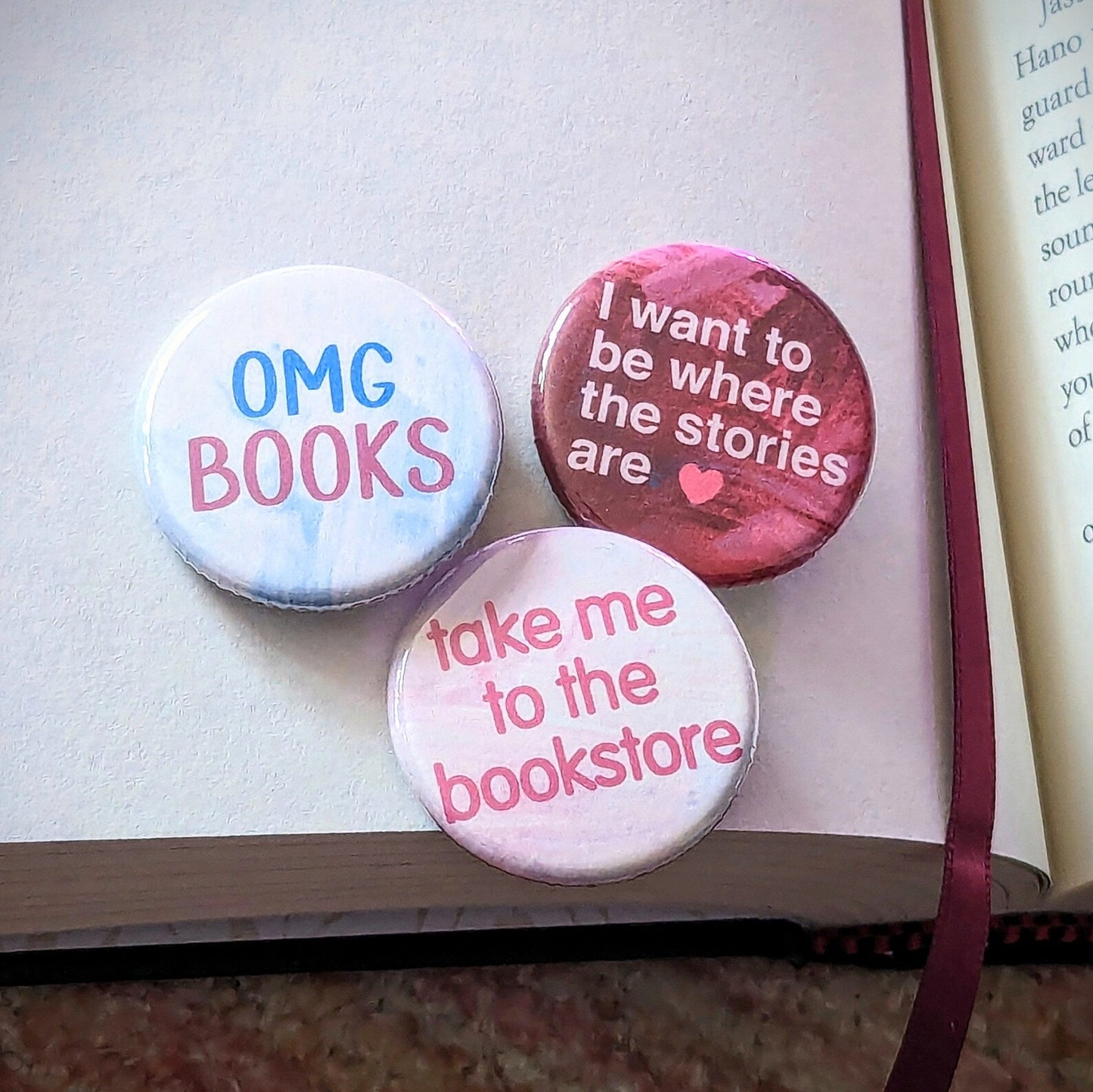 OMG Books - Button Pin